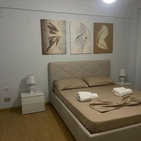 Royal 2 * Tirana